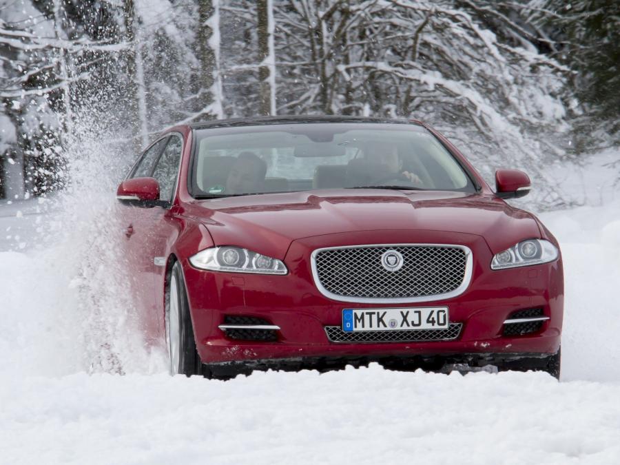  Jaguar XJ AWD 2012 года  (фото 12 из 15)